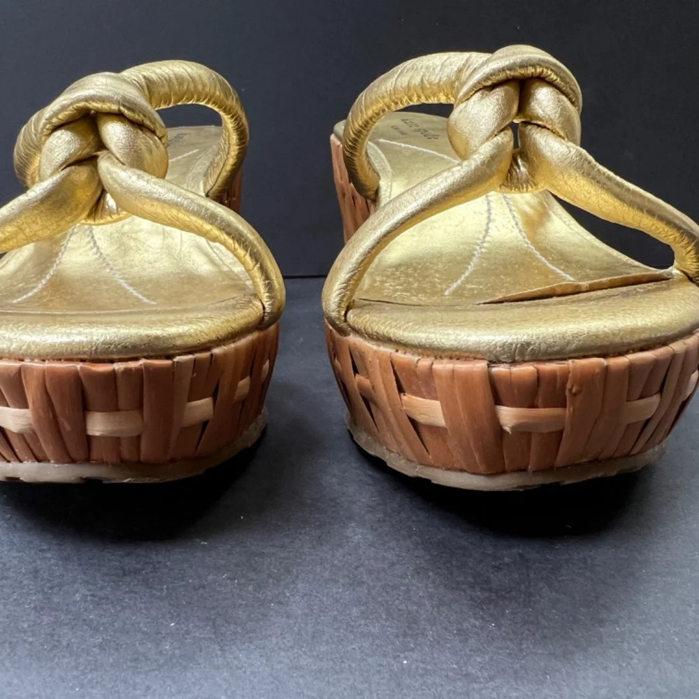 Gold Kate Spade sandals - Picture 9 of 11